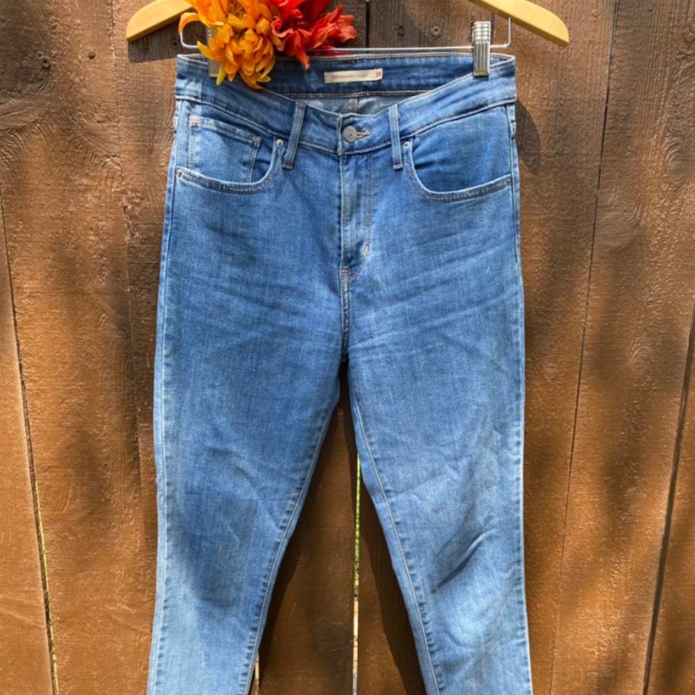 Levi’s 721 high waisted jeans